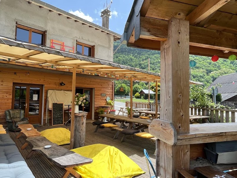 Le Café des Quatre Chemins